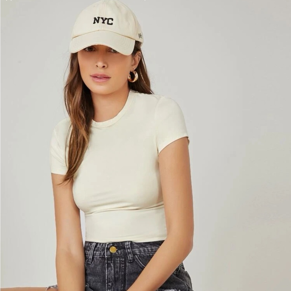 Beige cropped tee